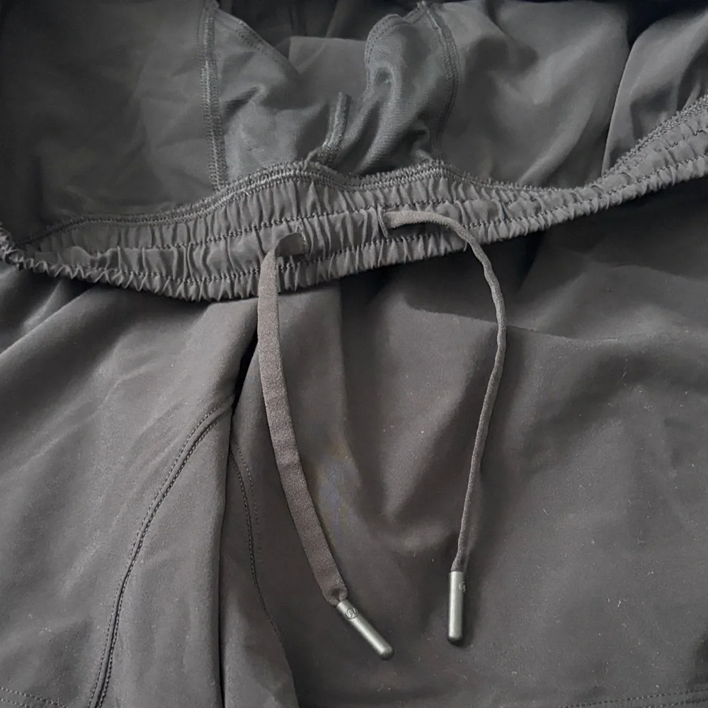 lululemon athletica Men's Black Athletic Shorts - Picture 5 of 6